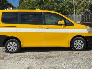 2011 Toyota Noah for sale in Westmoreland, Jamaica