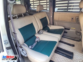 2001 Nissan SERENA