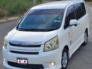 2010 Toyota Noah S