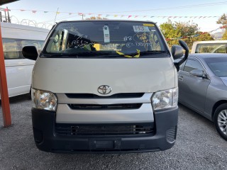 2015 Toyota Hiace panel