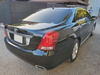 2013 Toyota CROWN