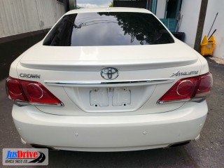 2013 Toyota CROWN