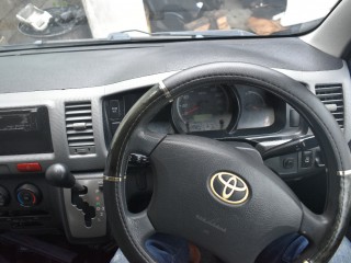 2008 Toyota Hiace