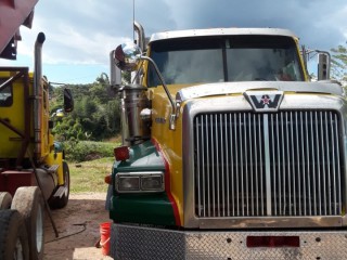 2001 MG Western Star