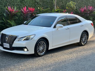 2013 Toyota Crown Royal Saloon