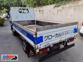 2011 Mitsubishi CANTER