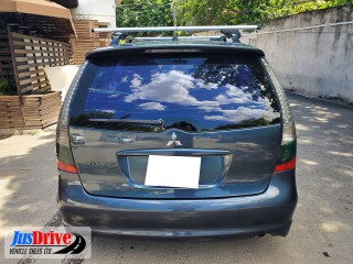 2005 Mitsubishi GRANDIS