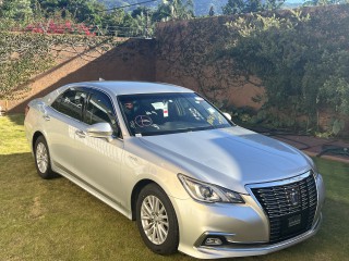2016 Toyota Crown Hybrid Royal Saloon for sale in Kingston / St. Andrew, Jamaica