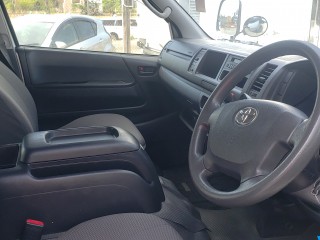 2014 Toyota Hiace fully seated commuter for sale in Kingston / St. Andrew, Jamaica