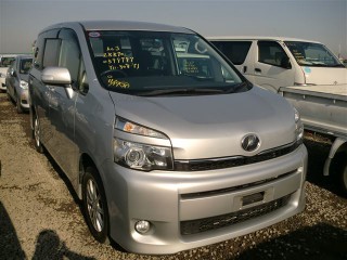 2013 Toyota VOXY   2013 for sale in Kingston / St. Andrew, Jamaica