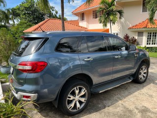 2016 Ford Everest