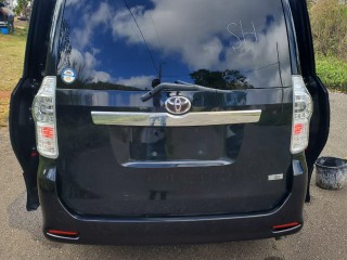2011 Toyota Voxy for sale in Manchester, Jamaica