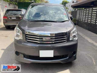 2013 Toyota NOAH