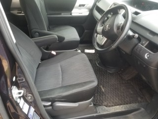 2011 Toyota Voxy zs for sale in Manchester, Jamaica