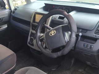 2011 Toyota Voxy