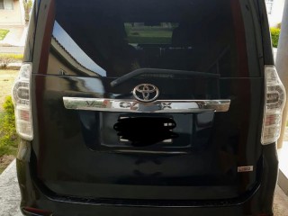 2012 Toyota Voxy ZS KIRAMEKI 2 for sale in Kingston / St. Andrew, Jamaica