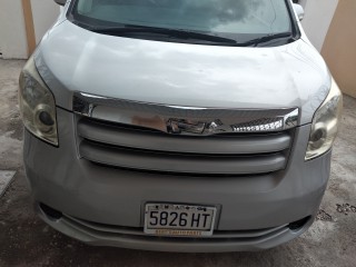 2007 Toyota Noah for sale in St. Catherine, Jamaica