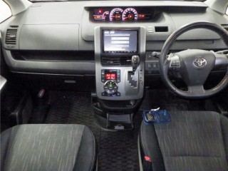 2012 Toyota TOYOTA VOXY ZS FULLY LOADED for sale in Kingston / St. Andrew, Jamaica