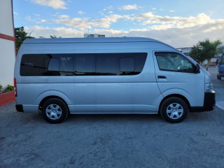 2020 Toyota Commuter Hiace