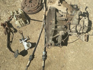 2010 Toyota Gearbox kit Fit Any 1nzfe for sale in Portland, Jamaica