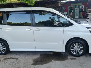 2017 Toyota Voxy for sale in Kingston / St. Andrew, Jamaica