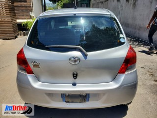 2010 Toyota VITZ