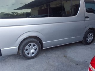 2011 Toyota Hiace