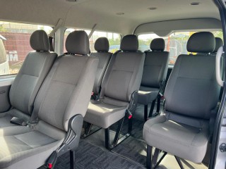 2015 Toyota Hiace fully seated for sale in Kingston / St. Andrew, Jamaica