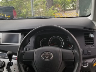 2013 Toyota Isis for sale in Kingston / St. Andrew, Jamaica