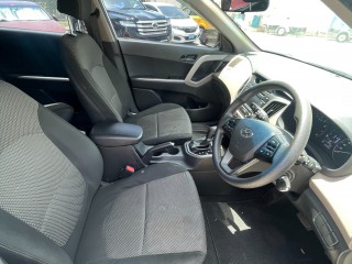 2016 Hyundai CRETA
$2,100,000