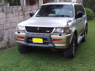 1998 Mitsubishi Challenger