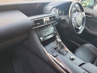 2017 Lexus IS300
