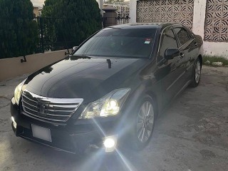 2012 Toyota CROWN