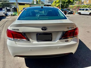 2014 Toyota Crown Royal Saloon