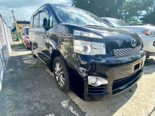 2013 Toyota Voxy for sale in Kingston / St. Andrew, Jamaica