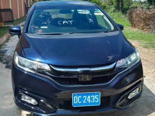 2018 Honda Fit hybrid
$2,200,000