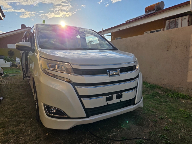 2017 Toyota Noah for sale in Trelawny, Jamaica