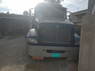 2005 Saturn Eagle international truck head for sale in St. Catherine, Jamaica