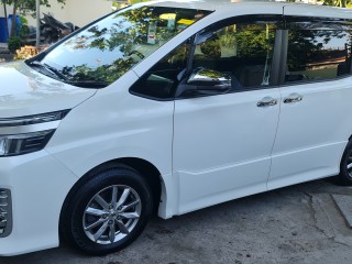 2017 Toyota Voxy for sale in Kingston / St. Andrew, Jamaica