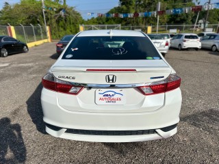 2017 Honda Grace
$2,350,000