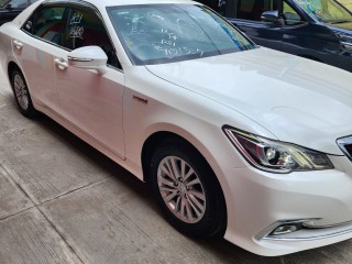 2015 Toyota Crown