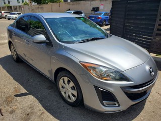 2011 Mazda AXELA 
$990,000