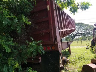 2000 Freightliner Tiptrailer