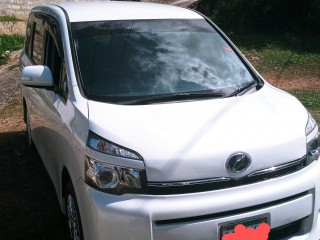 2012 Toyota Voxy