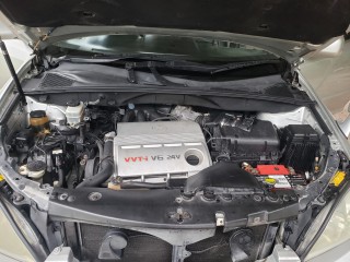 2004 Toyota Harrier