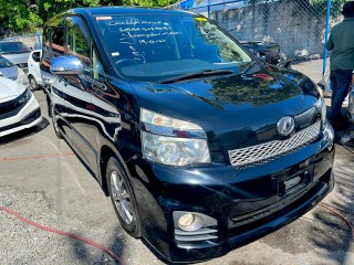 2013 Toyota Voxy for sale in Kingston / St. Andrew, Jamaica