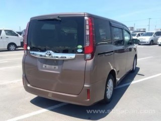 2014 Toyota Noah