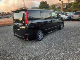 2014 Toyota Noah SI