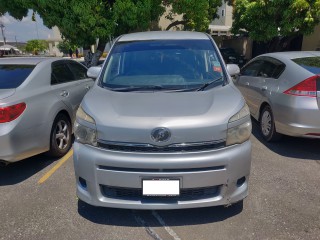 2010 Toyota Voxy for sale in Kingston / St. Andrew, Jamaica