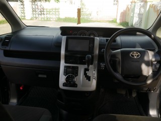 2012 Toyota Voxy